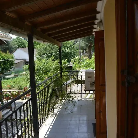 Kato Korakiana, Detached House